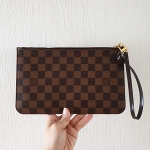Louis Vuitton neverfull wristlet MM